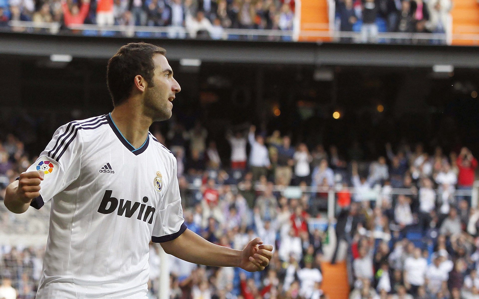 温网2024，阿尔卡拉斯逆转德约科维奇，新生代王者加冕草地之巅